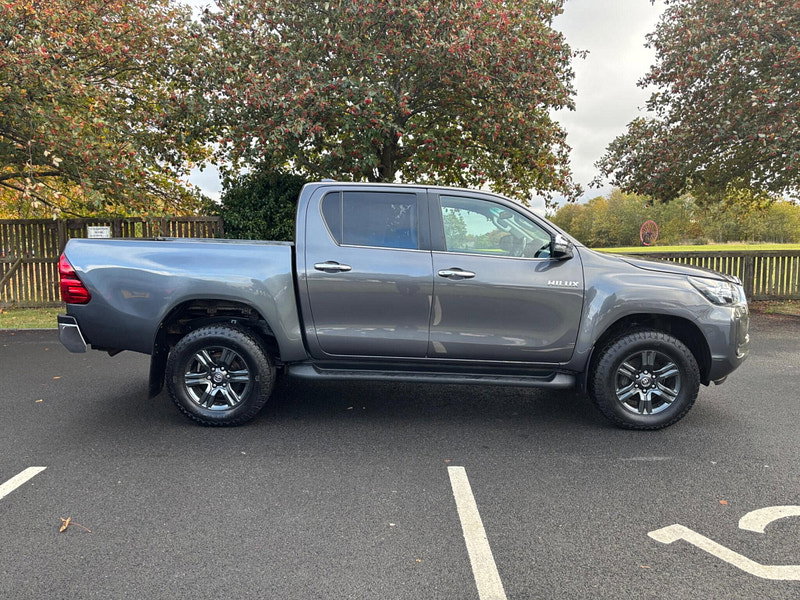 2023 Toyota Hilux in Grey, photo 8 of 16