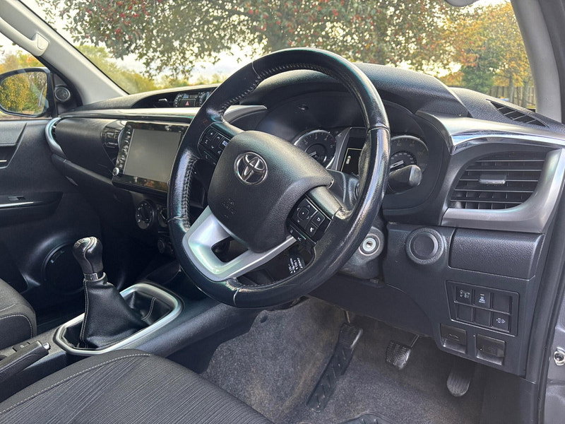 2023 Toyota Hilux in Grey, photo 9 of 16