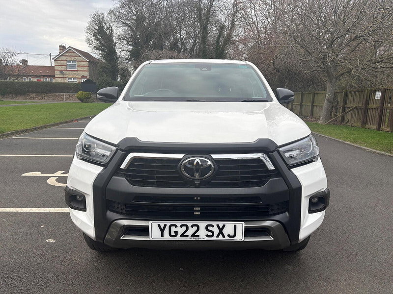 2022 Toyota Hilux in White, photo 2 of 16