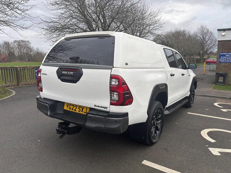 2022 Toyota Hilux in White, photo 7 of 16