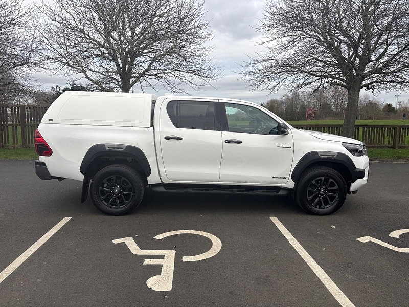 2022 Toyota Hilux in White, photo 8 of 16