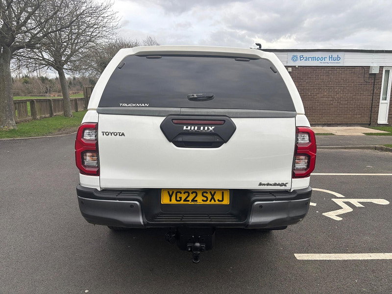 2022 Toyota Hilux in White, photo 6 of 16