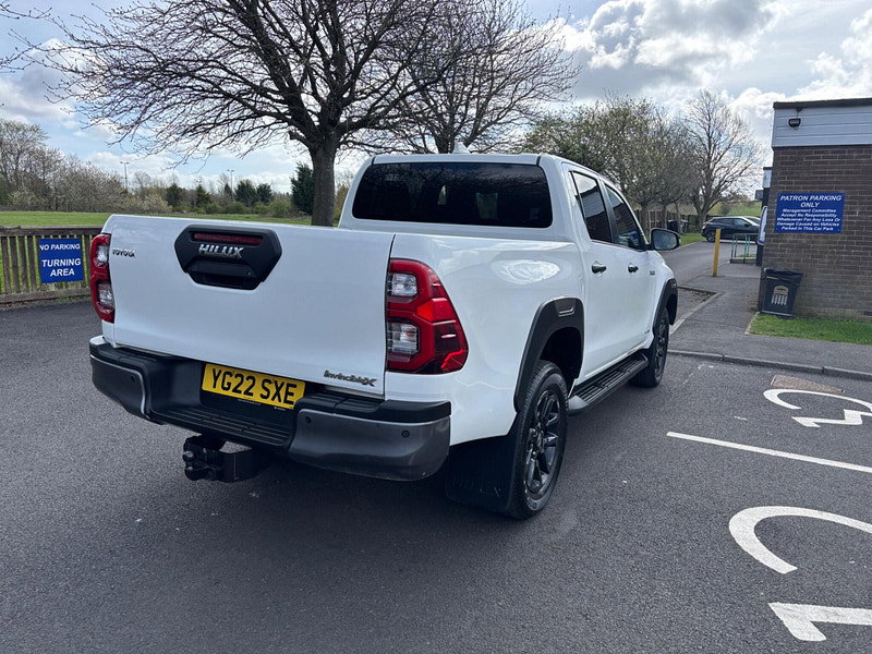 2022 Toyota Hilux in White, photo 7 of 16