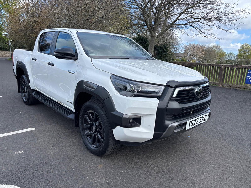 2022 Toyota Hilux in White, photo 1 of 16