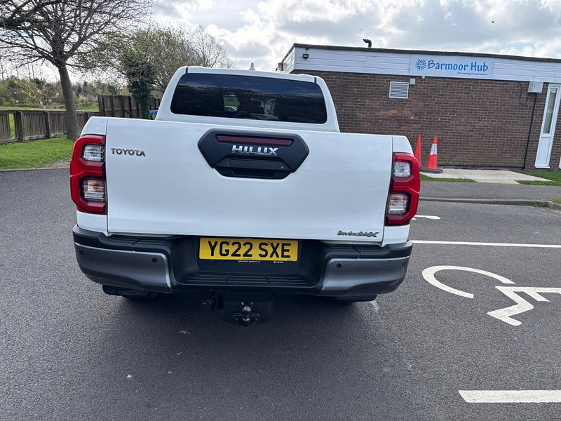 2022 Toyota Hilux in White, photo 6 of 16