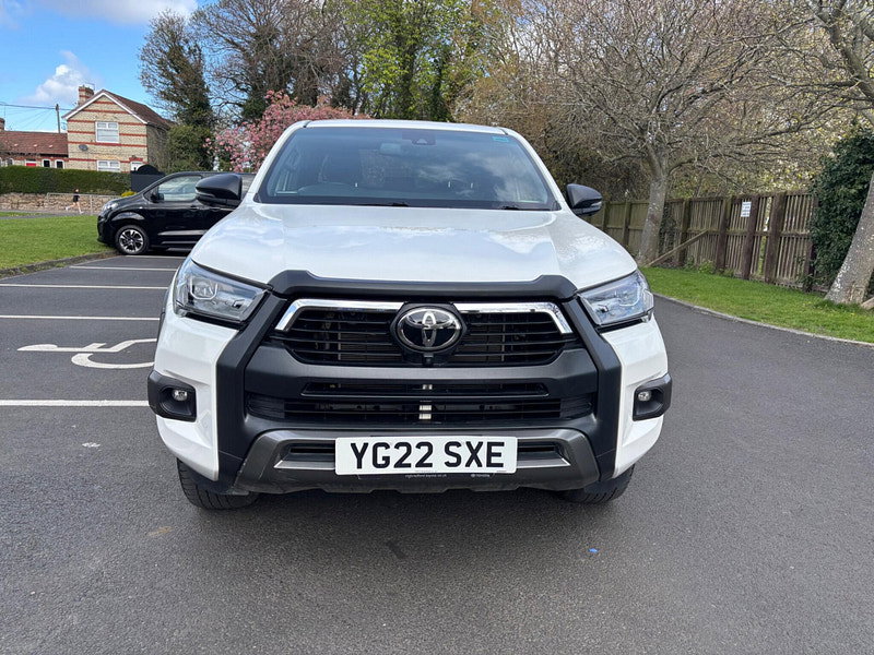 2022 Toyota Hilux in White, photo 2 of 16