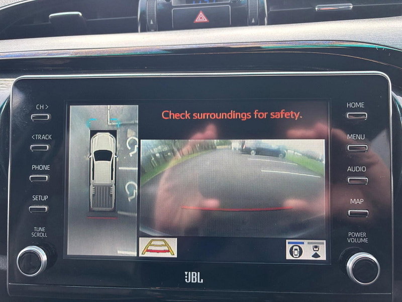 2022 Toyota Hilux in White, photo 12 of 16