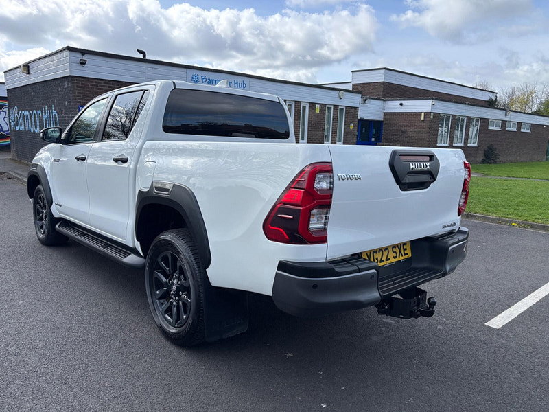 2022 Toyota Hilux in White, photo 5 of 16