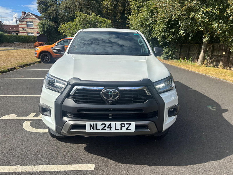 2024 Toyota Hilux in White, photo 2 of 17