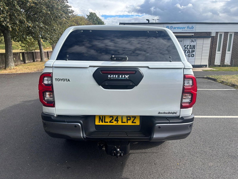 2024 Toyota Hilux in White, photo 6 of 17