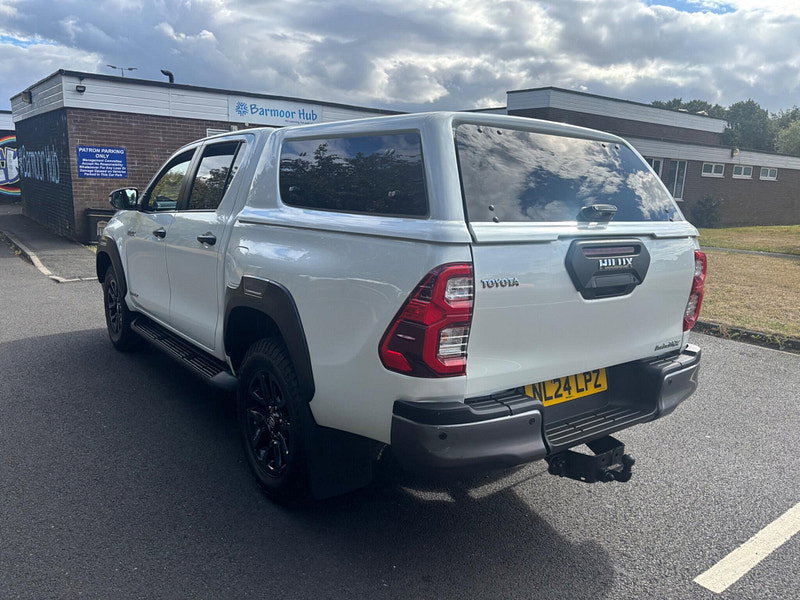 2024 Toyota Hilux in White, photo 7 of 17