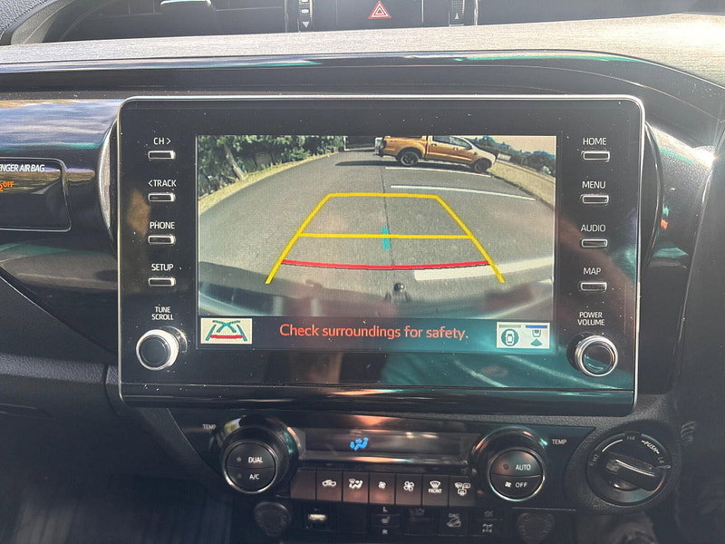 2024 Toyota Hilux in White, photo 16 of 17