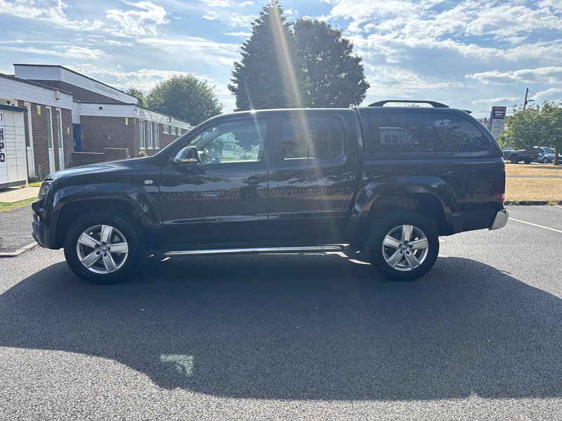 2019 Volkswagen Amarok in Black, photo 4 of 16