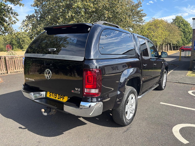 2019 Volkswagen Amarok in Black, photo 7 of 16