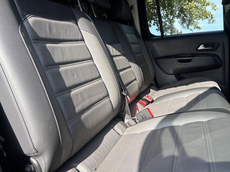 2019 Volkswagen Amarok in Black, photo 11 of 16