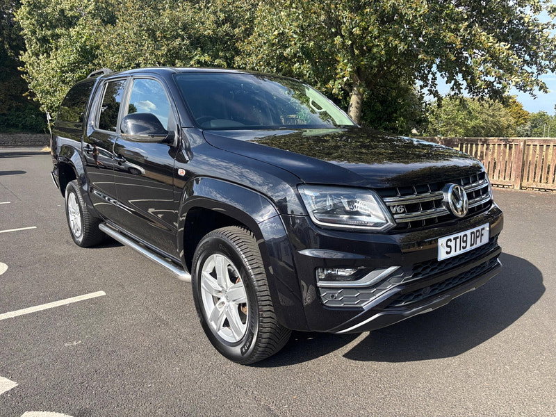 2019 Volkswagen Amarok in Black, photo 1 of 16