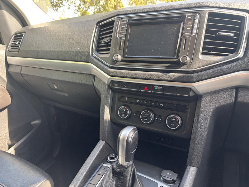 2019 Volkswagen Amarok in Black, photo 14 of 16