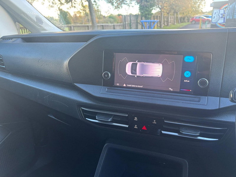2023 Volkswagen Caddy Maxi in Blue, photo 15 of 15