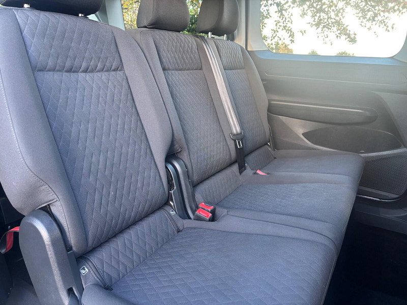 2023 Volkswagen Caddy Maxi in Blue, photo 12 of 15
