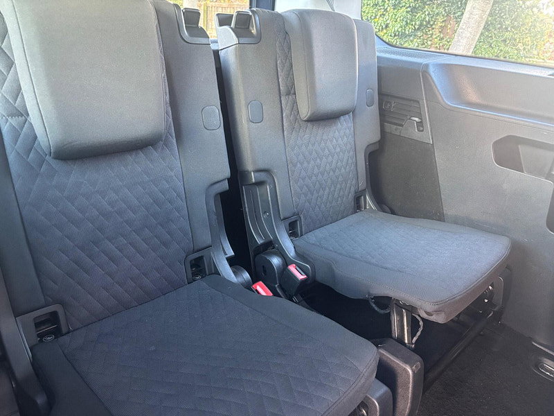 2023 Volkswagen Caddy Maxi in Blue, photo 13 of 15