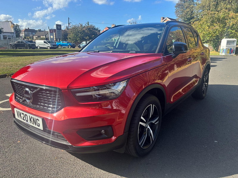 2020 Volvo XC40 in Red, photo 3 of 18