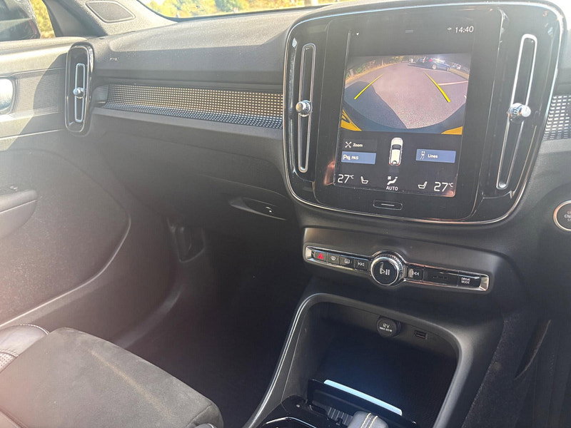 2020 Volvo XC40 in Red, photo 13 of 18