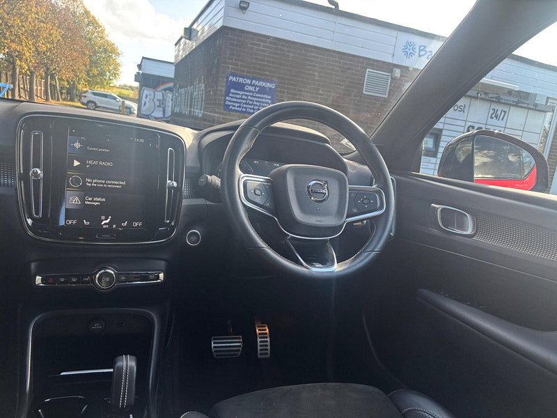 2020 Volvo XC40 in Red, photo 10 of 18