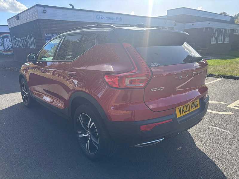 2020 Volvo XC40 in Red, photo 5 of 18