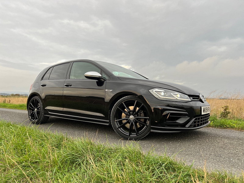 2019 Volkswagen Golf in Black, photo 2 of 26