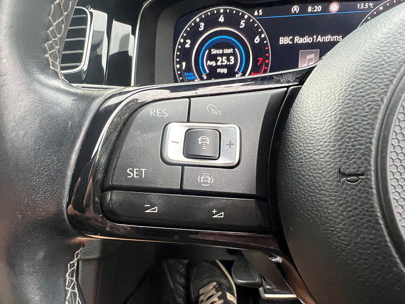 2019 Volkswagen Golf in Black, photo 22 of 26