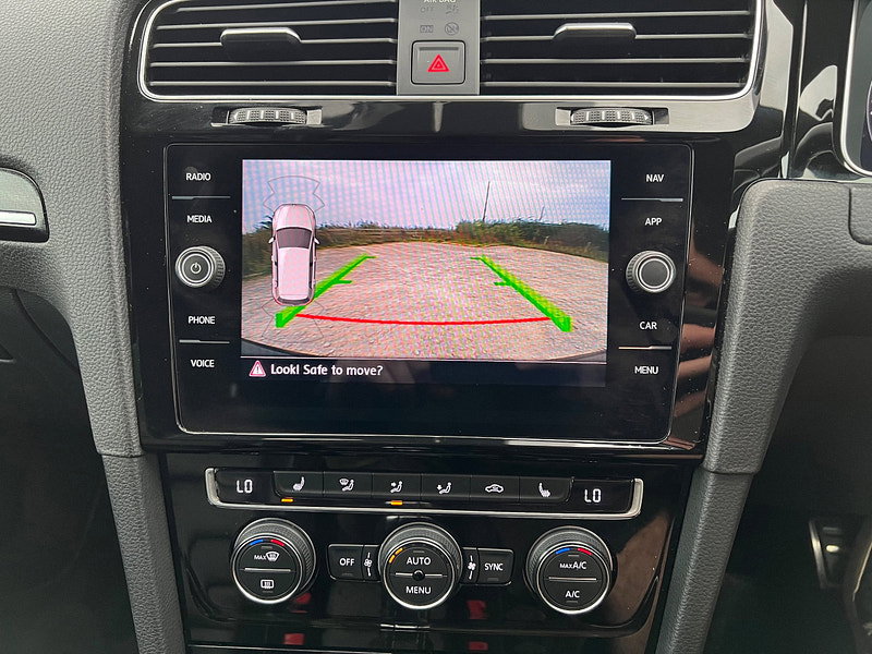 2019 Volkswagen Golf in Black, photo 21 of 26