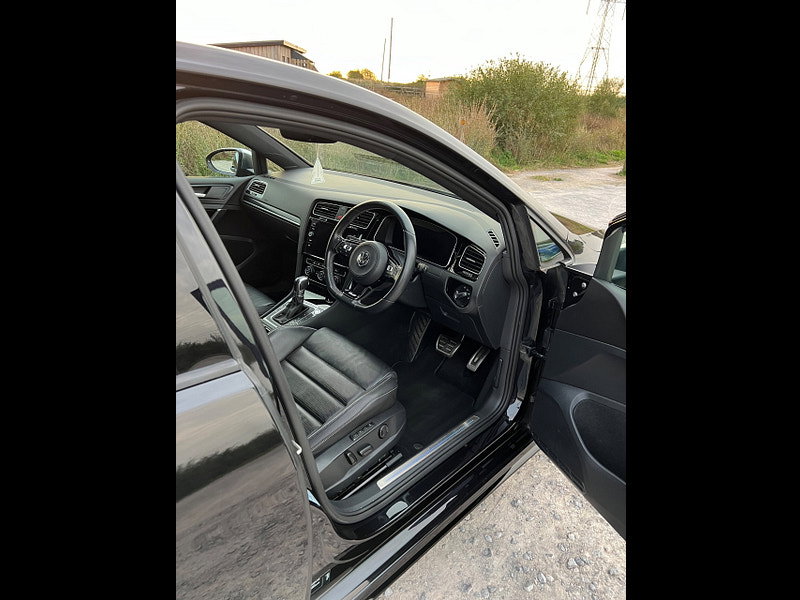 2019 Volkswagen Golf in Black, photo 24 of 26