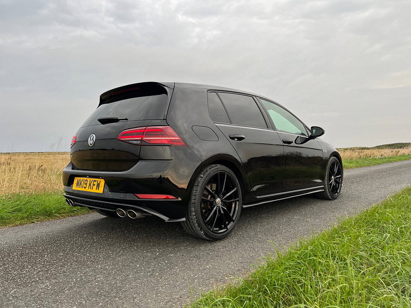 2019 Volkswagen Golf in Black, photo 7 of 26