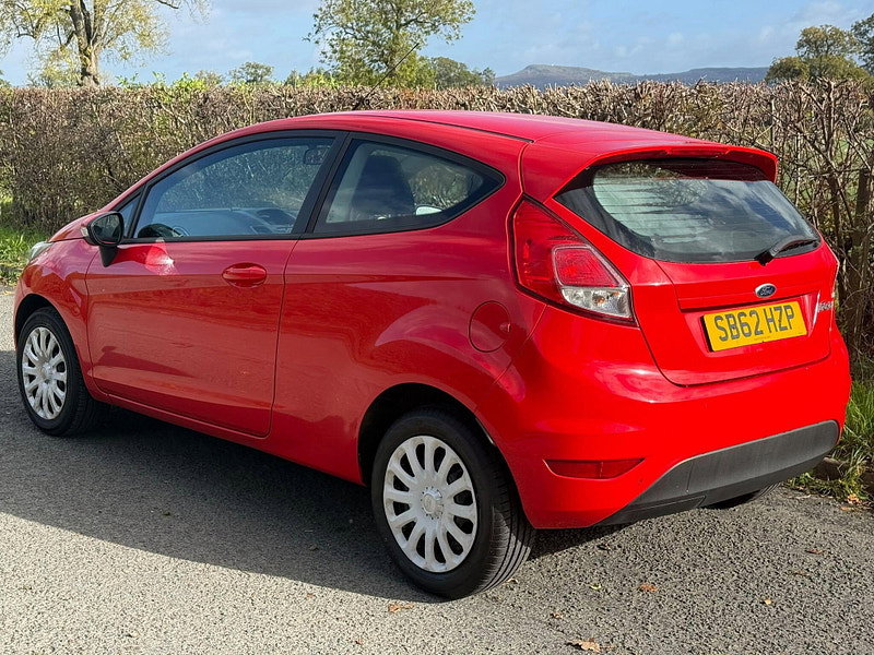 2012 Ford Fiesta in Red, photo 3 of 21