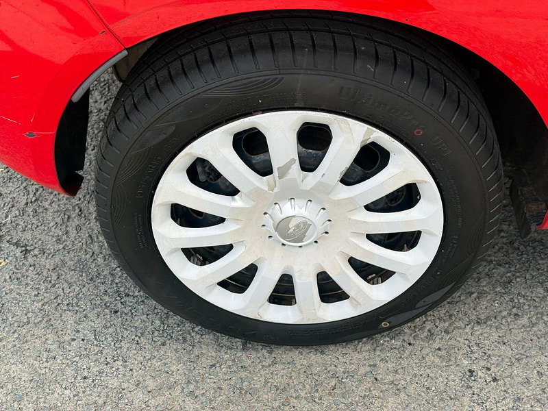 2012 Ford Fiesta in Red, photo 10 of 21