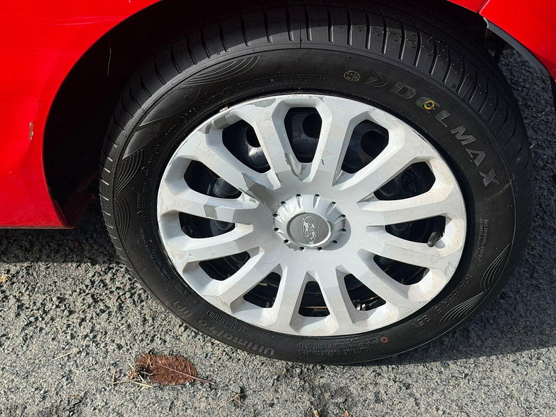 2012 Ford Fiesta in Red, photo 11 of 21