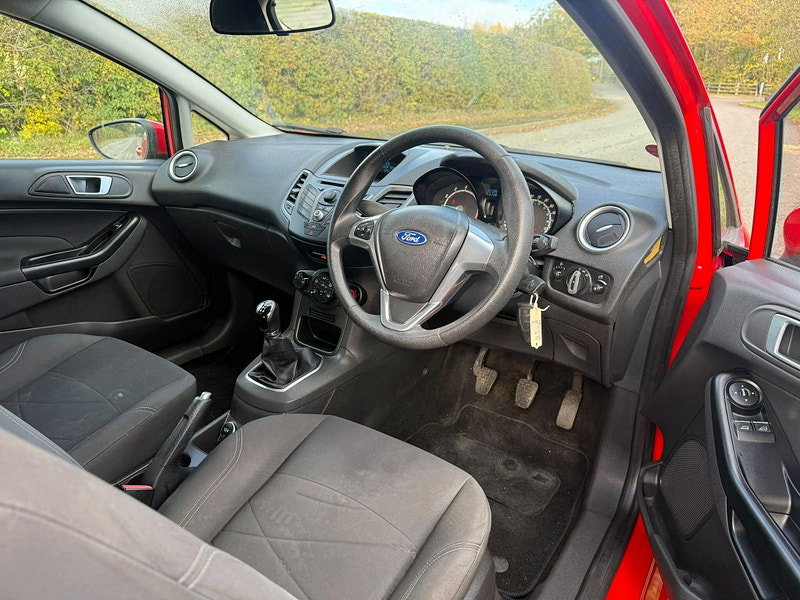 2012 Ford Fiesta in Red, photo 16 of 21