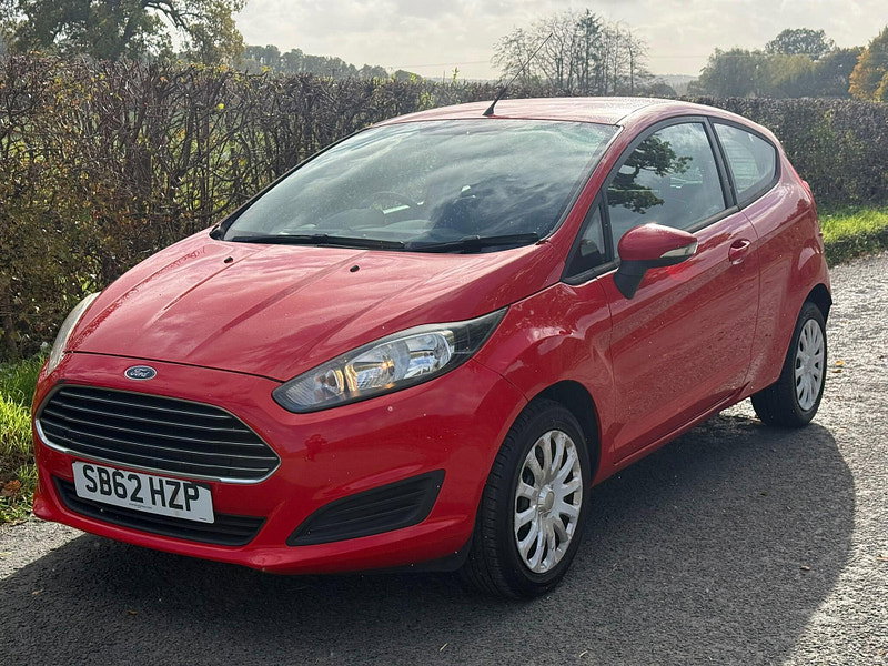 2012 Ford Fiesta in Red, photo 1 of 21