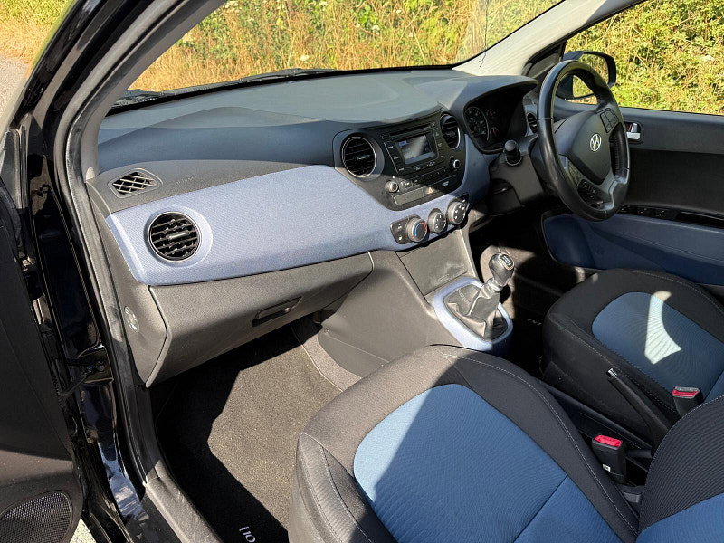 2015 Hyundai I10 in Black, photo 19 of 21