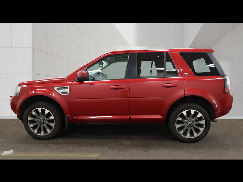2014 Land Rover Freelander 2 in Red, photo 6 of 12