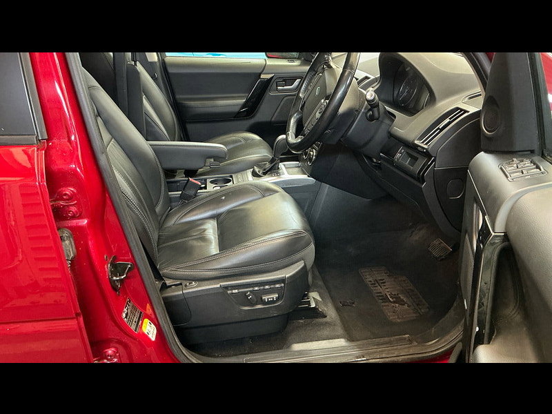 2014 Land Rover Freelander 2 in Red, photo 10 of 12
