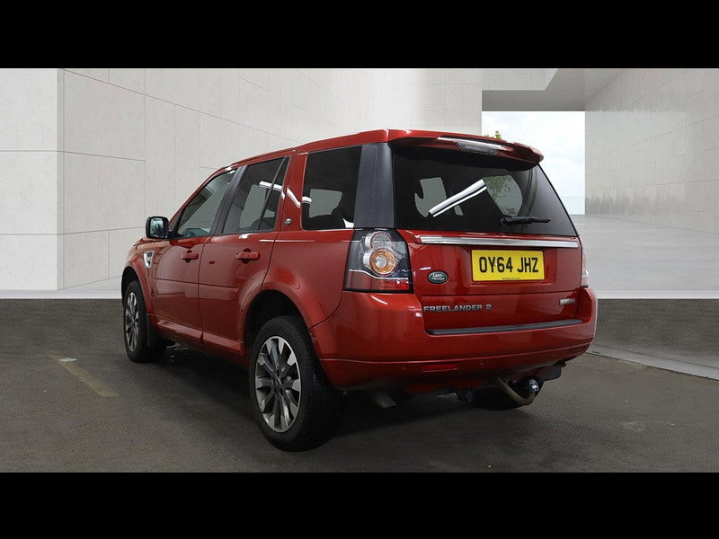 2014 Land Rover Freelander 2 in Red, photo 3 of 12