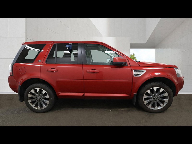 2014 Land Rover Freelander 2 in Red, photo 5 of 12