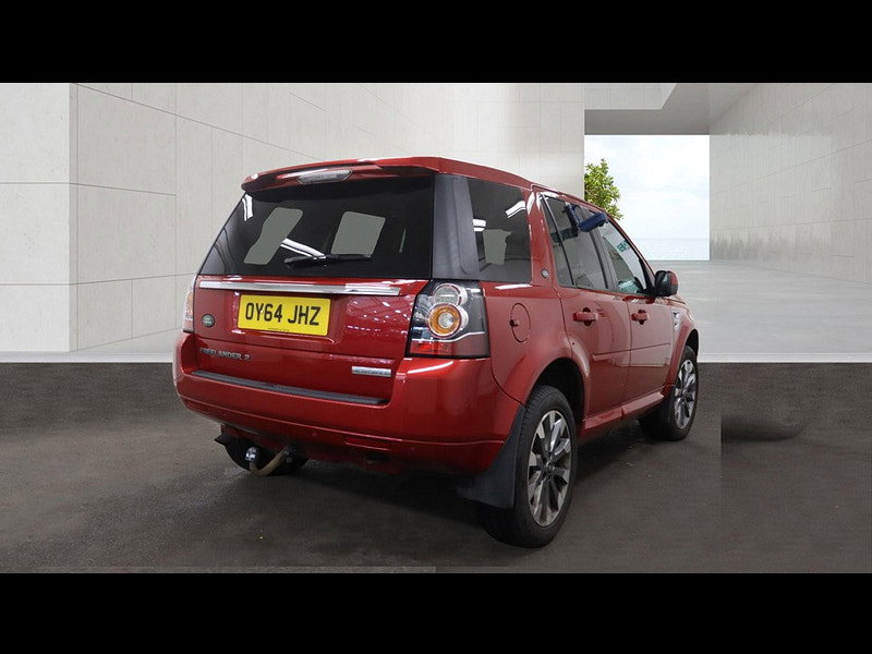 2014 Land Rover Freelander 2 in Red, photo 4 of 12