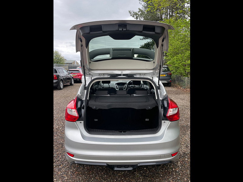 Ford Focus 2.0 TDCi Zetec S Euro 5 5dr