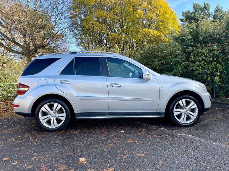 Mercedes-Benz M Class 3.0 ML300 CDI V6 BlueEfficiency Sport G-Tronic 4WD Euro 5 5dr