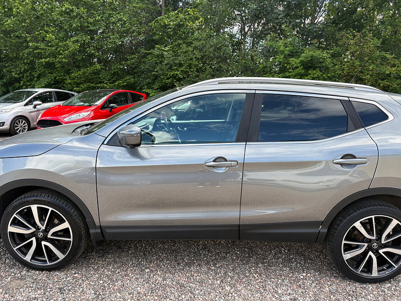 Nissan Qashqai 1.6 dCi Tekna SUV 5dr Diesel XTRON 2WD Euro 6 (s/s) (130 ps)
