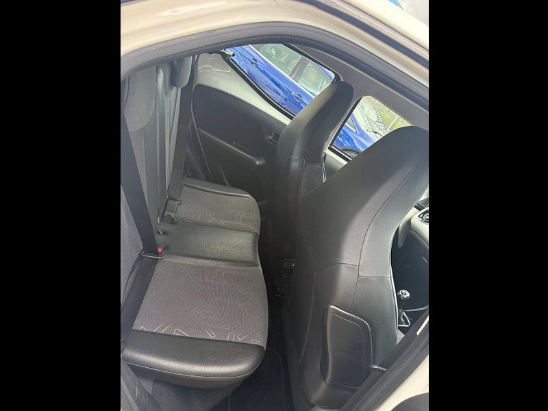 Toyota Aygo 1.0 VVT-i x-pression Hatchback 5dr Petrol Manual Euro 5 Euro 5 (68 ps)
