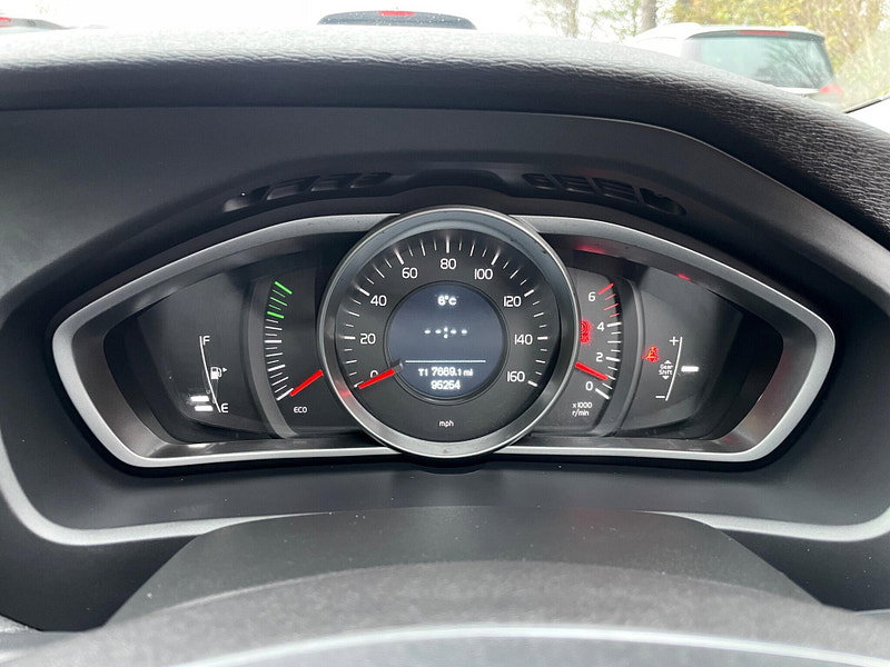 Volvo V40 Cross Country 1.6 D2 Lux Euro 5 (s/s) 5dr