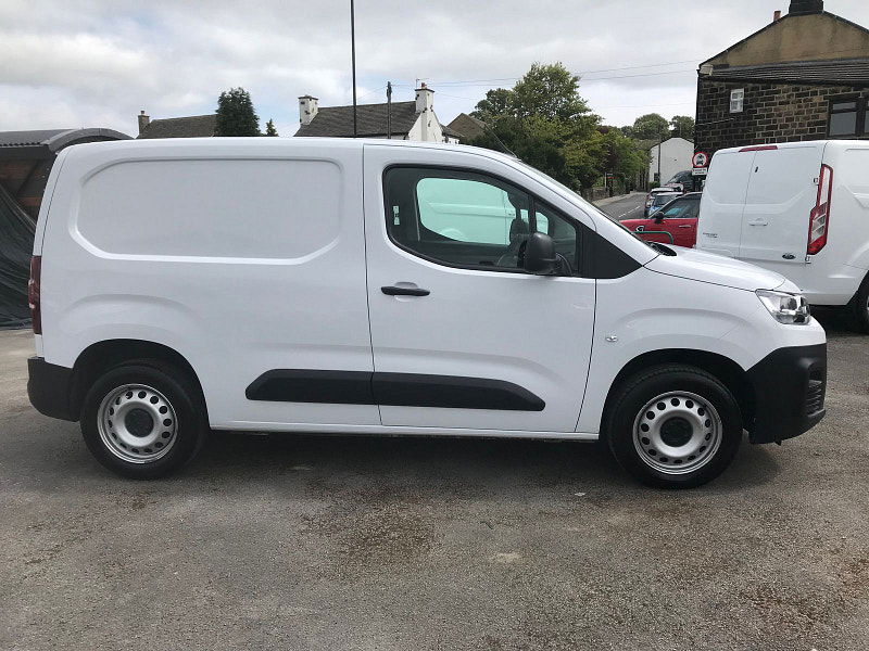 Citroen Berlingo 1.5L 1000 Enterprise Edition Blue HDi SS A Diesel Automatic Euro 6 (129 bhp) 5dr Automatic 2025